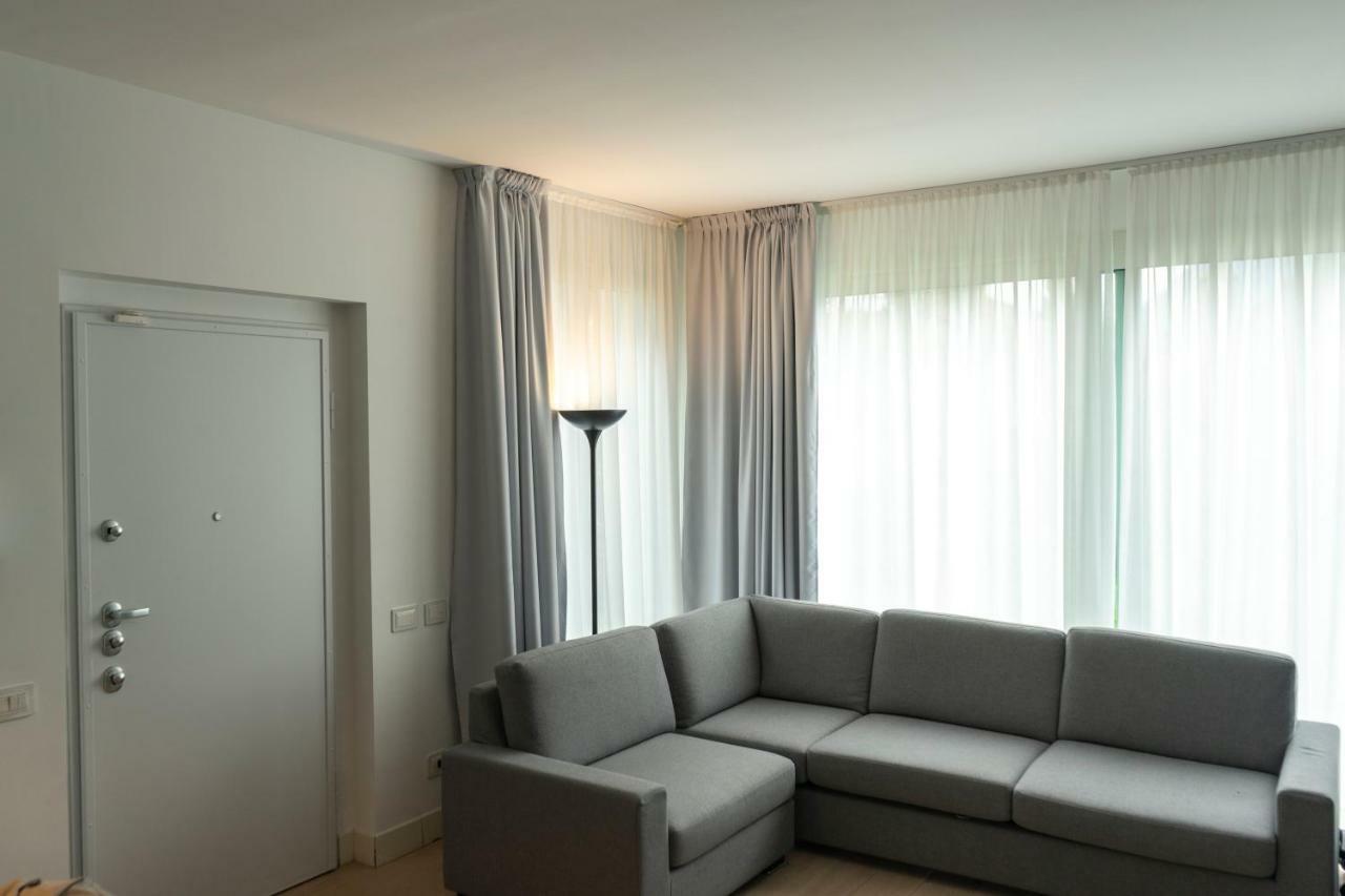 Luxury Villa Olmo Appartamento
