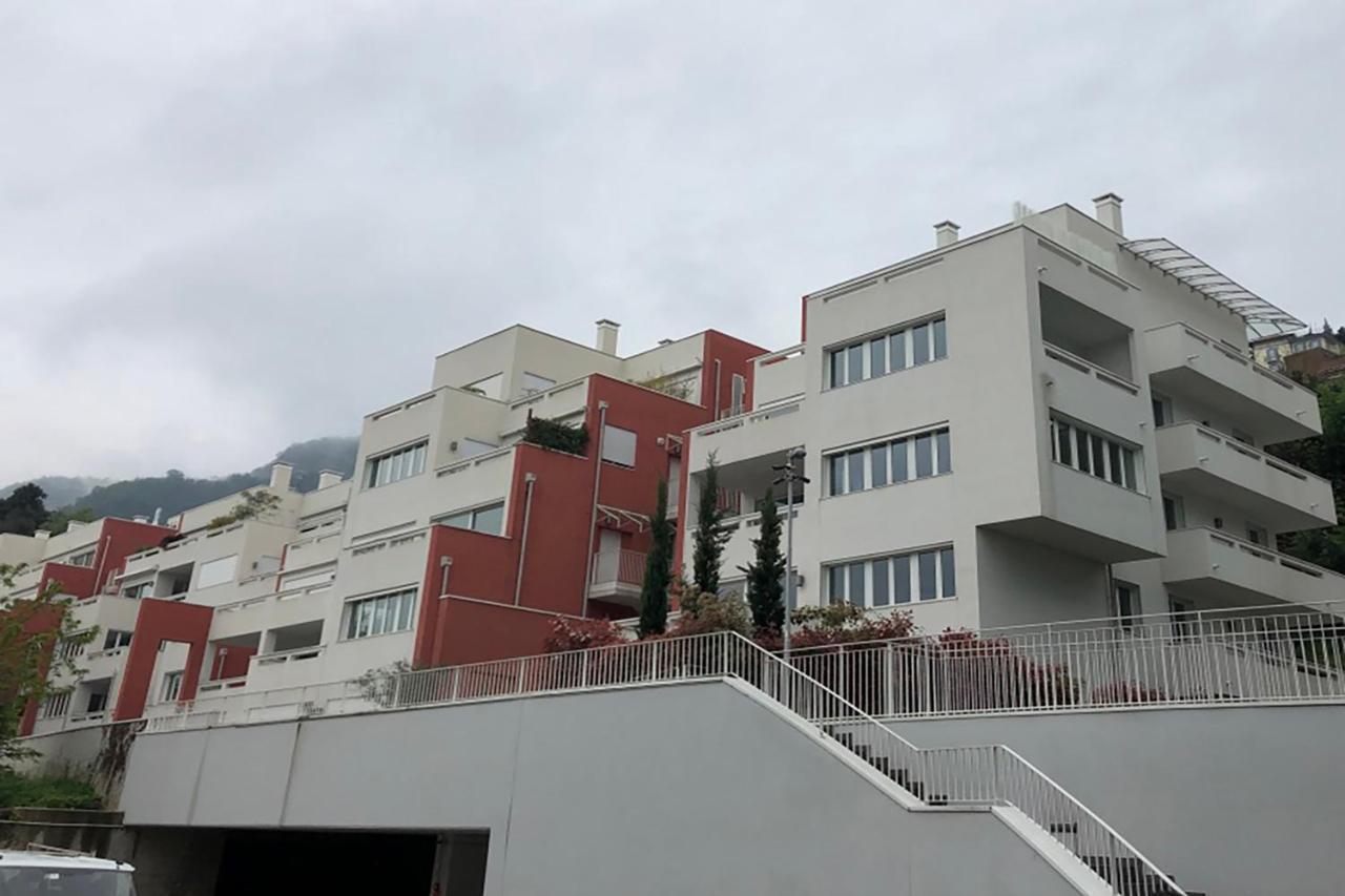 Luxury Villa Olmo Appartamento